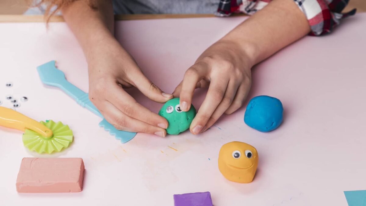 Techniques manuelles pour ramollir la pâte Fimo