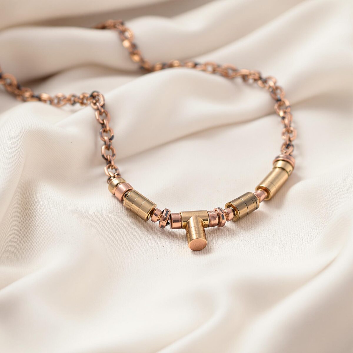 Créez un collier en cuivre tendance grâce à l'upcycling